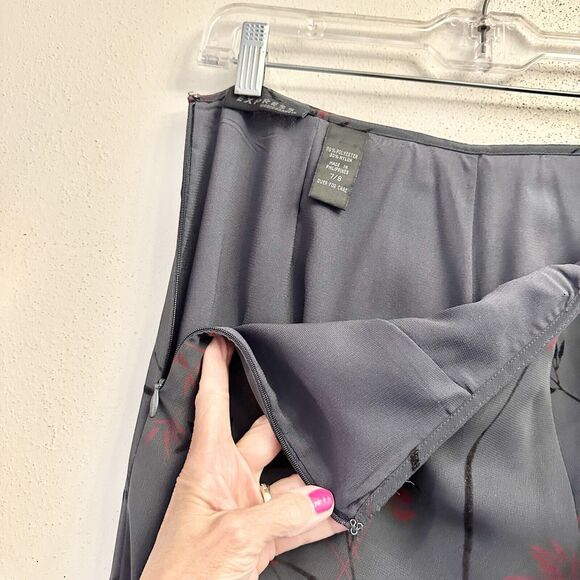 Express Women's Long Gray Maxi 37" - Burgundy/Black Flowers Back Slit SZ 7/8 - Picture 6 of 9